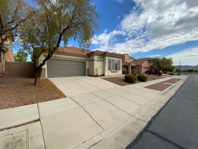 1022 Pecos River Ave