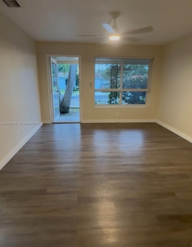 Photo - 905 NE 7th St Unit 0