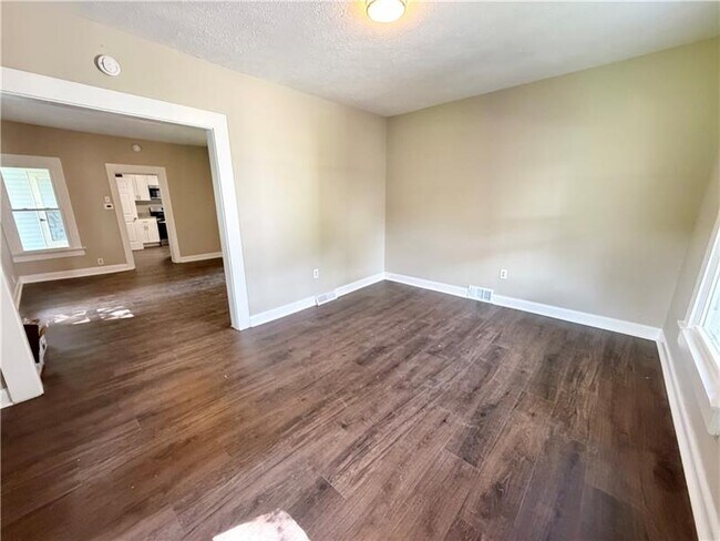 1112 Pollock Ave