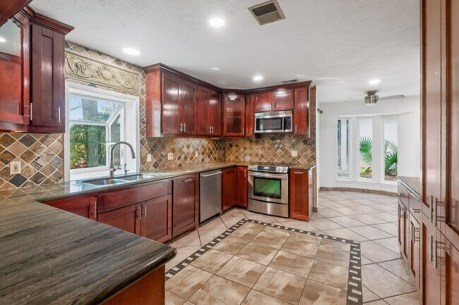 Photo - 127 Sagewood Dr