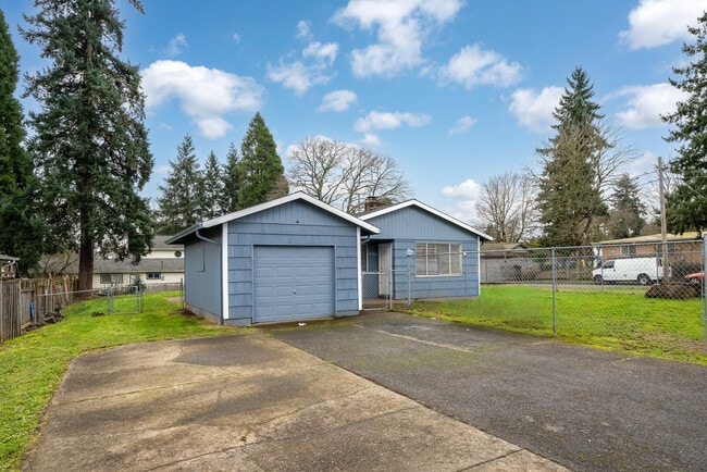 Photo - 15706 E Burnside St