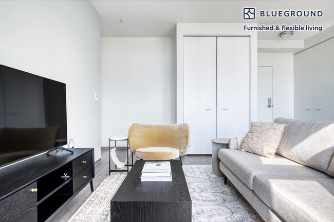 Photo - 2340 N California Ave Unidad FL6-ID480