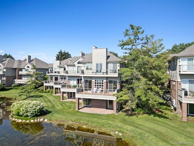 3782 Pine Lake Knoll Dr