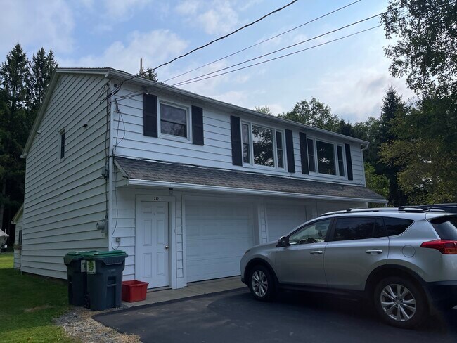 Heated Garage with 2 parking spaces - 2371 NY-17C House