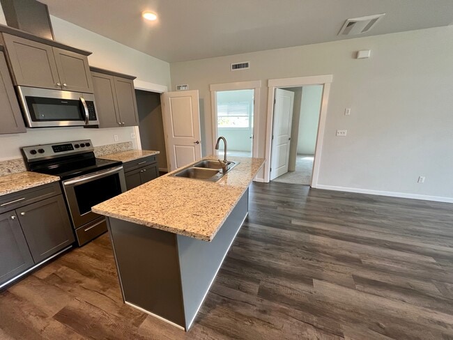 Photo - 199 Mellecker Way