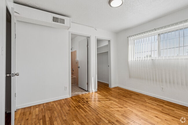 1BR, 1BA - 550SF - Bedroom