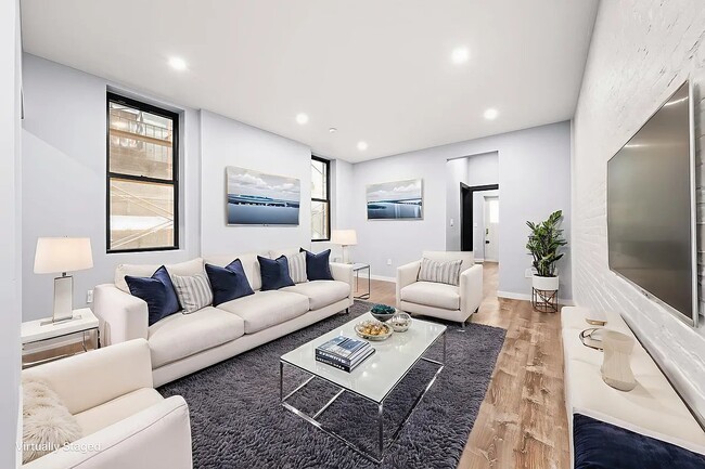 Building Photo - 453 W 48th St