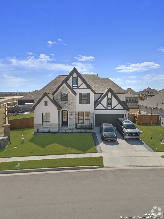 Building Photo - "Spacious 5-Bed Oasis with 4.5 Baths – You... Rental