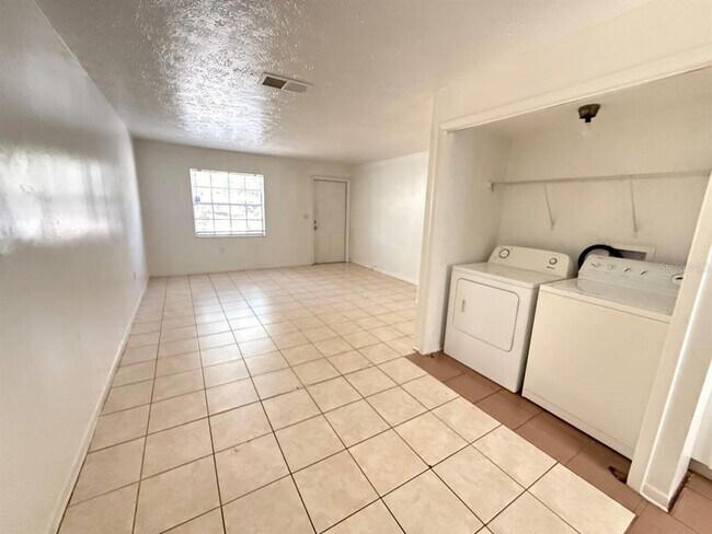 Photo - 8505 N Tampa St