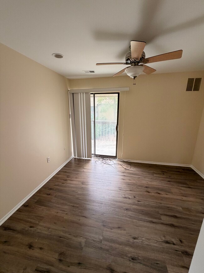 Photo - 252 Kips Ct