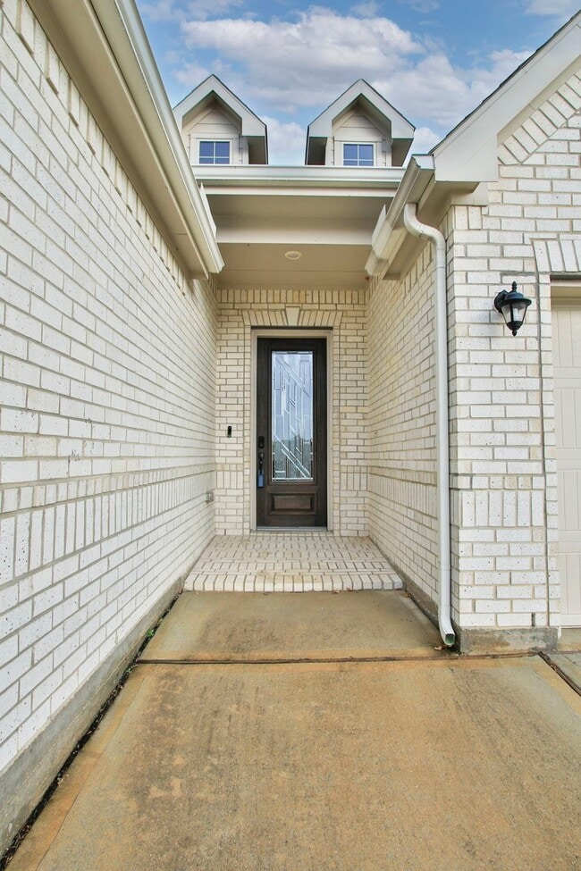 Photo - 18669 Blue Spruce Ln