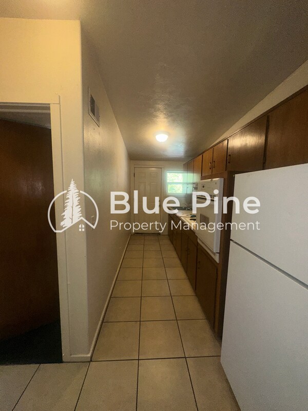 390 W 14th St Unit 9