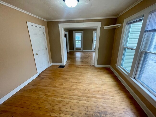 Photo - 700 W Lincoln Ave