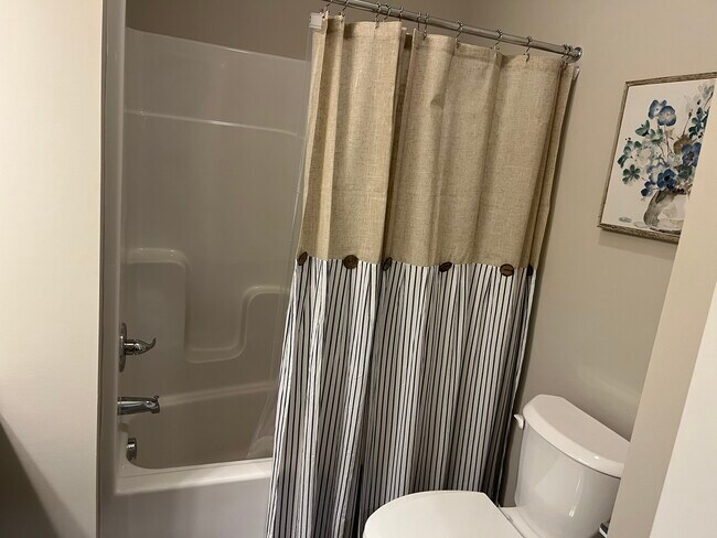 2116 Community Ln Unit 4D