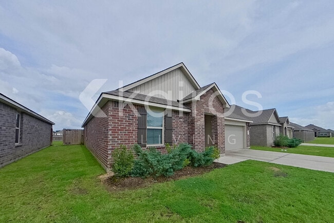Photo - 121 Yardley Ct