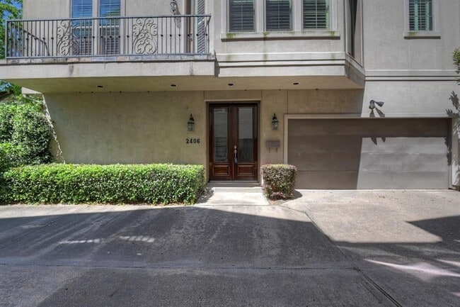 Photo - 2406 Wroxton Rd
