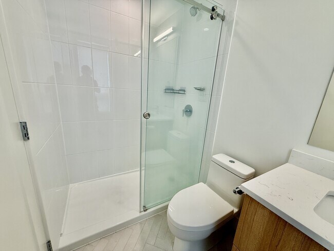 Photo - 1-14-11236 236 St