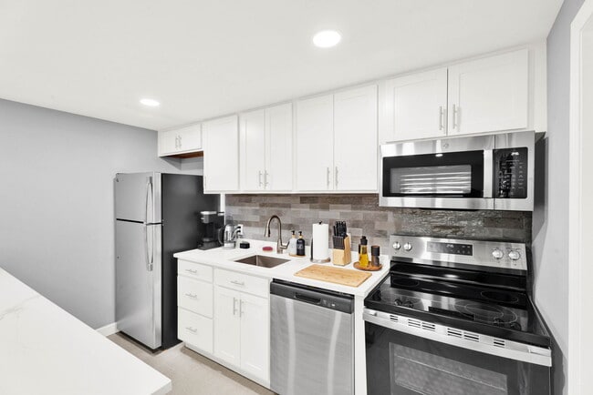 Photo - Roanoke Villas Apartments