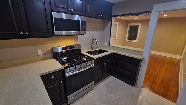 Photo - 1742 N Normandie Ave Unidad 1742 1/2