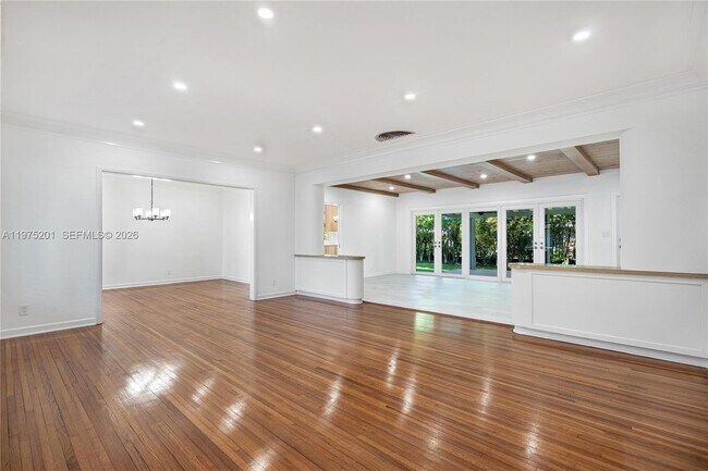 Photo - 1235 Algardi Ave