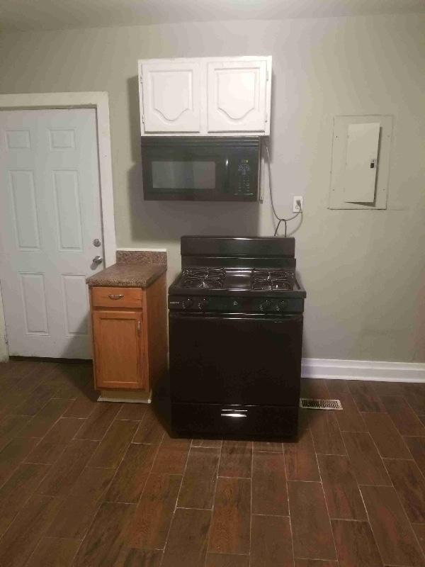 Photo - 3305 E 19th St