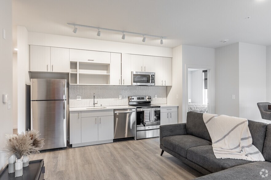 2BR, 2BA-L - 900SF Model