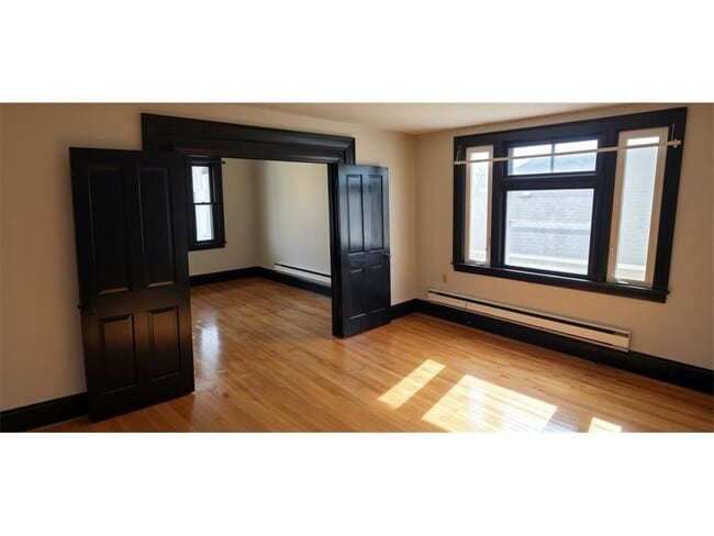 Photo - 283 Front Ave