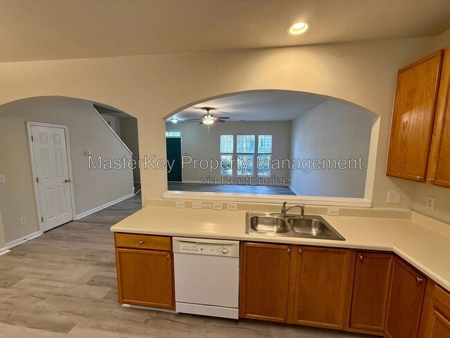 Photo - 414 Walnut Woods Dr