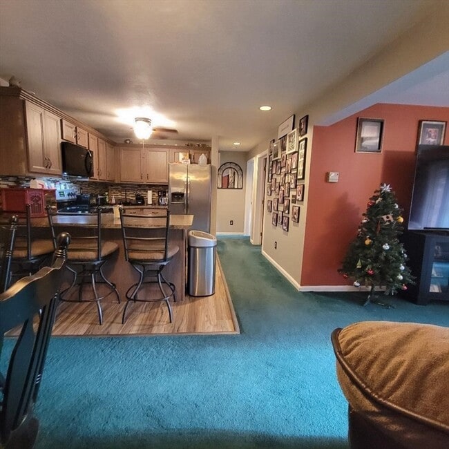 75 Huntoon Memorial Hwy Condo Unit 4 Condo for Rent in Leicester, MA