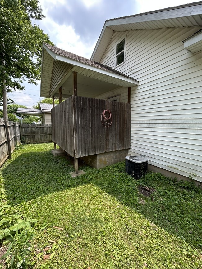 Photo - 1030 W 17th St