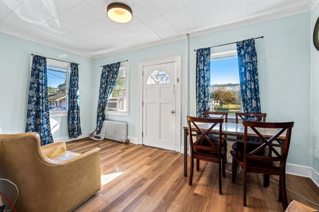 Photo - 120B Little Pl