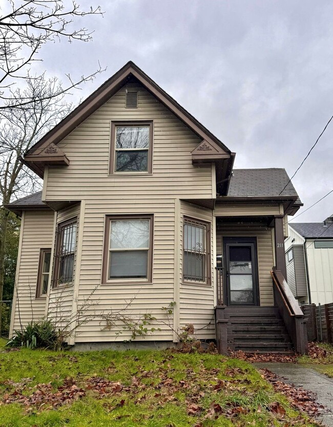 Photo - Charming 5-Bedroom Central District Home