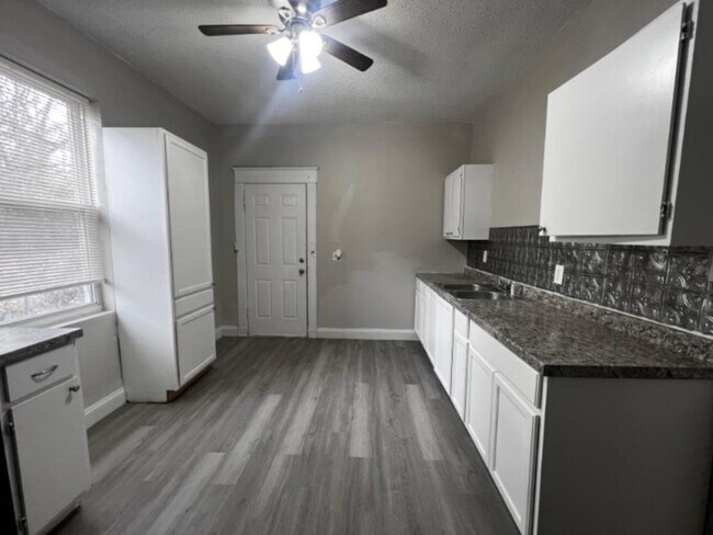 Photo - 3534 Flora Ave