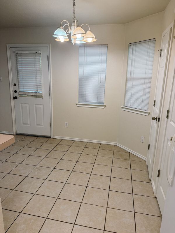 915 Sagewood Trail