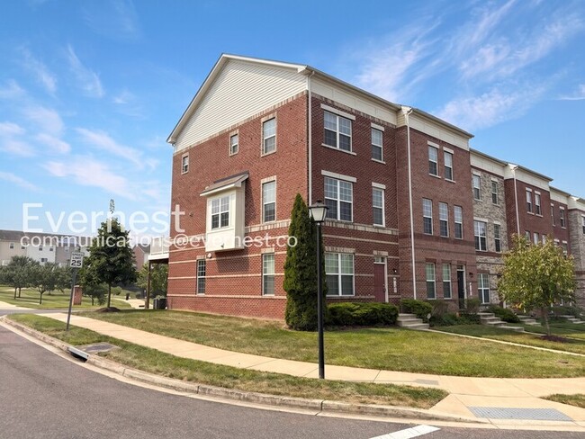 Photo - 6137 Hanlon St