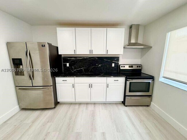 230 E 56th St Unit A
