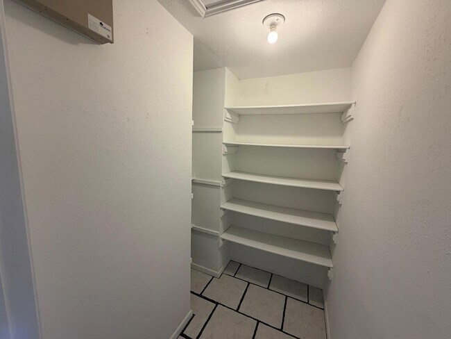 Photo - 4310 42nd St