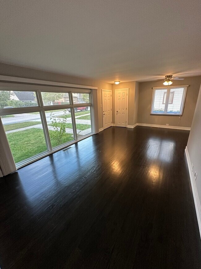 Photo - 7010 Foster St