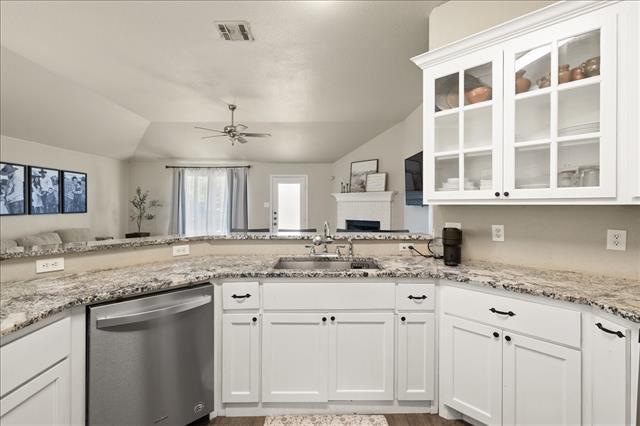 Photo - 1410 Teal Way