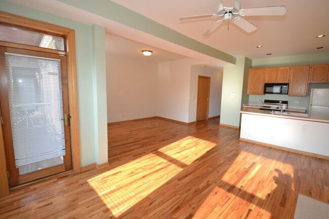 Photo - Pet Friendly 3 Bed 2 Bath Top Floor Unit Unit 974 - 3