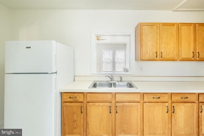 Photo - 401 W Washington St