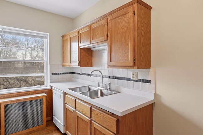 Photo - 3136 W Bde Maka Ska Blvd