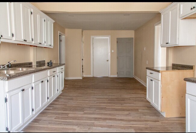 Photo - 1438 N 43rd St