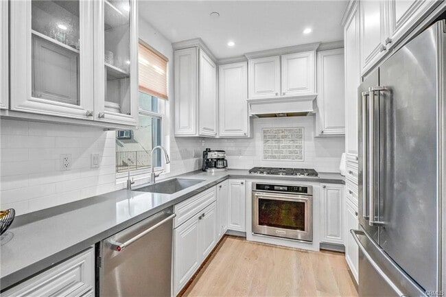 Photo - 18228 Grevillea Ave