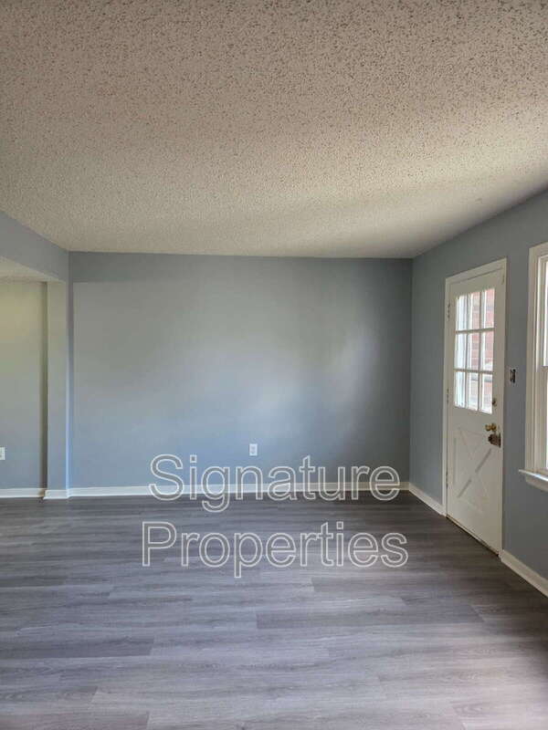 Photo - 810 Grayfox Dr