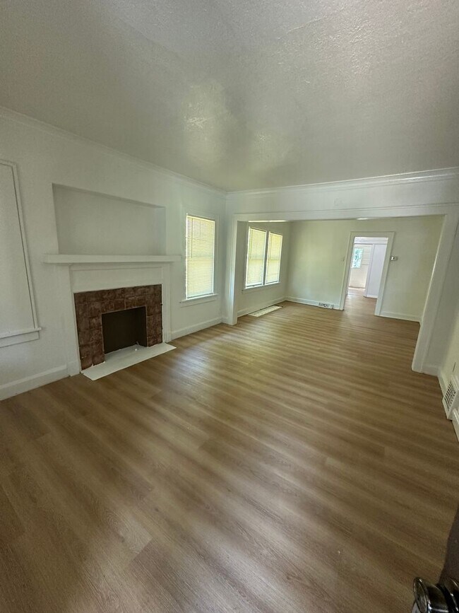 Photo - This is a 3bedroom 1 Full bathroom house which has a spacious living room, dining room and full k...
