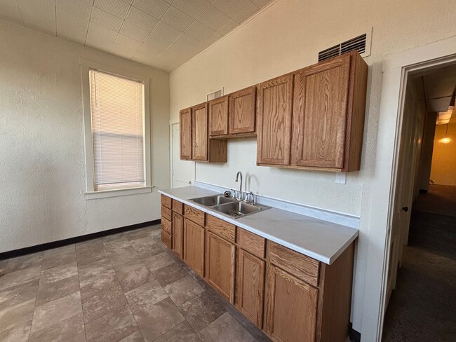 Photo - NJ611 Unit 611-1/2 (B2-330)