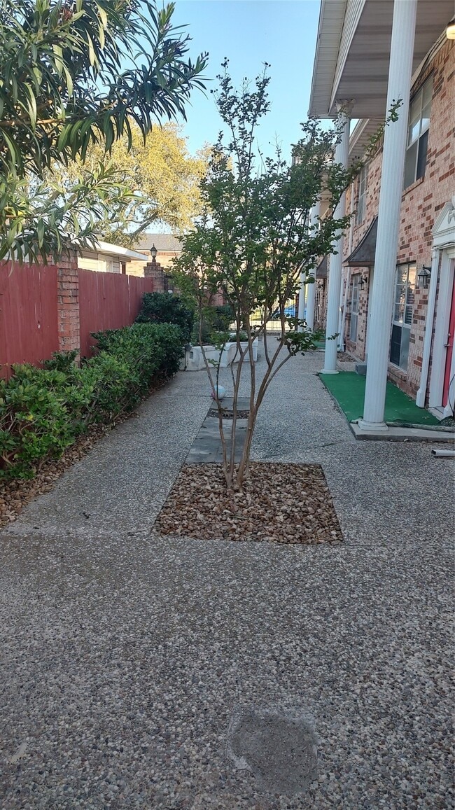 Photo - 4513 1/2 Bernardo De Galvez Ave Unit 3