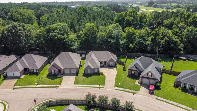 Photo - 316 Greengate Circle