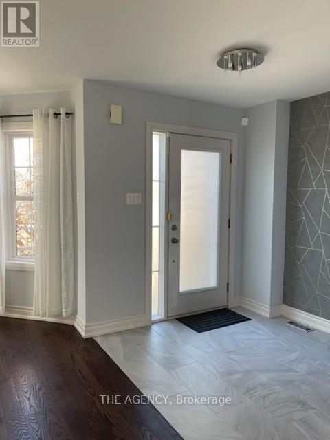 Photo - 9031 Yonge St